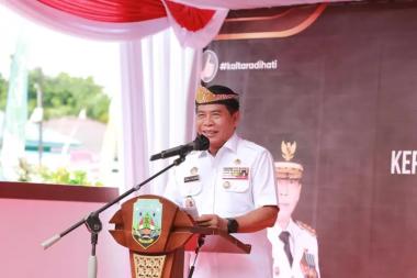 Profil Gubernur Zainal Arifin Paliwang